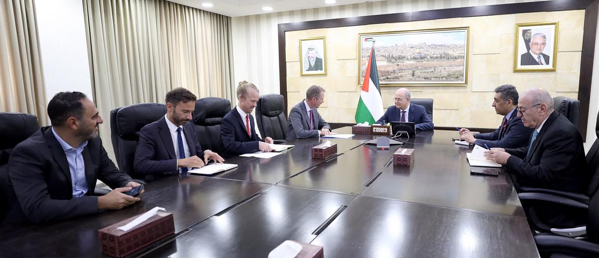 مصطفى يبحث مع ممثل الاتحاد الأوروبي الجديد آخر المستجدات والأوضاع الميدانية